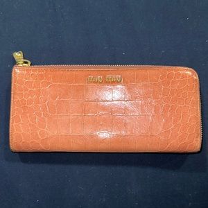 MIU MIU (PRADA’S SISTER BRAND) Crocodile 🐊 embossed leather lux zippy wallet